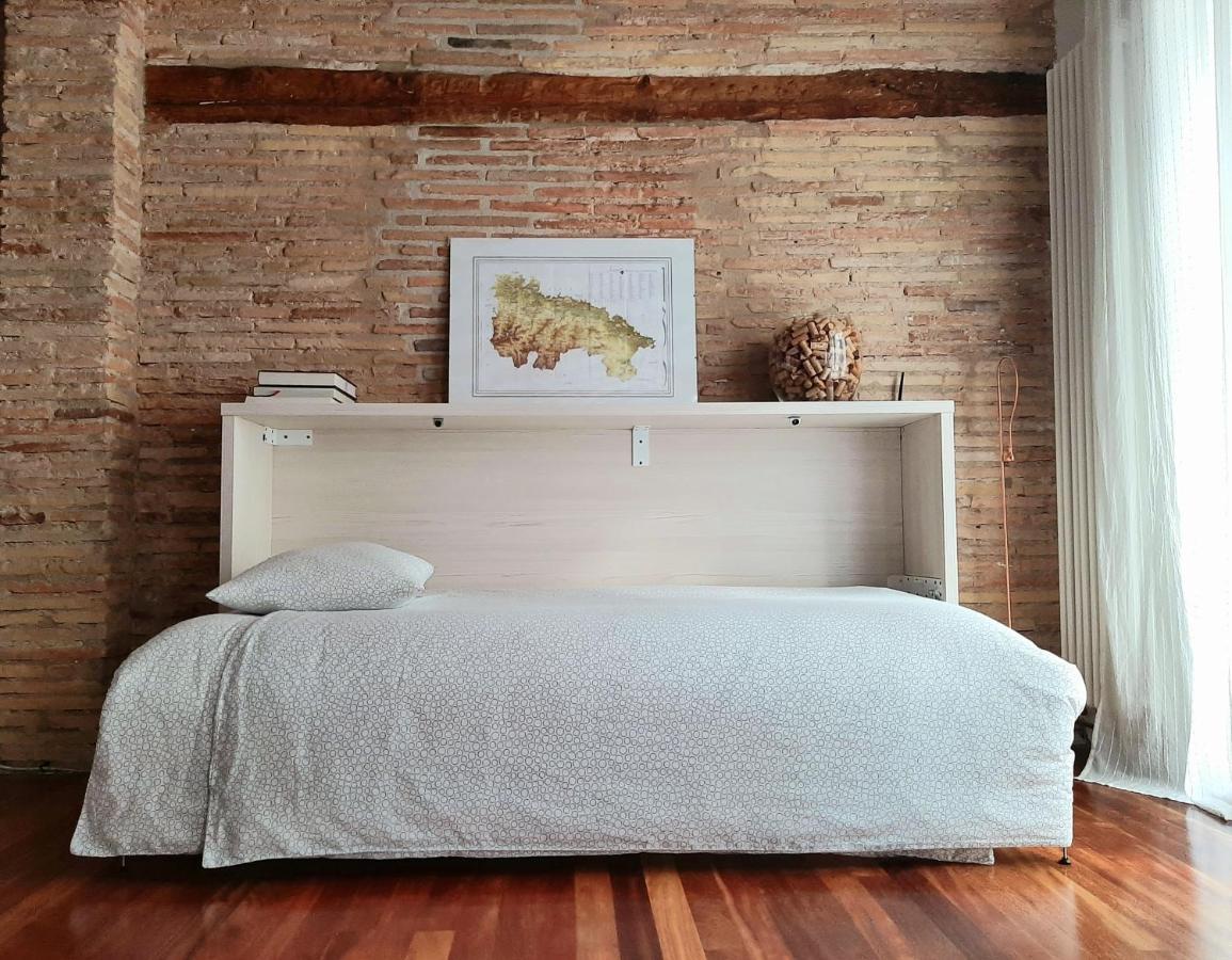 Lux Wood Loft With Air Con & Lift Apartment Logrono Bagian luar foto